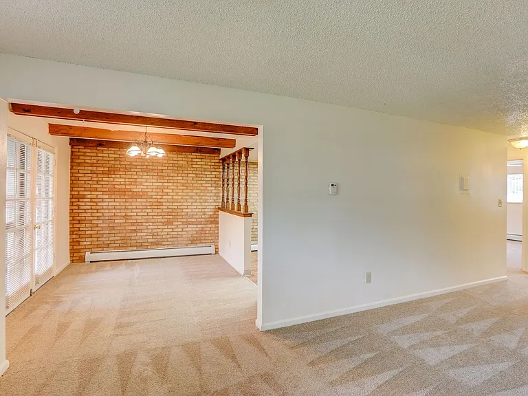 Applewood Crest Townhomes & Apartments — Photo 38