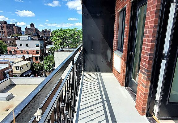 5th image of 25-28 Broadway #4D