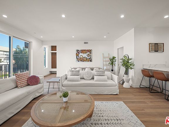 5th image of 13694 Erwin St #A