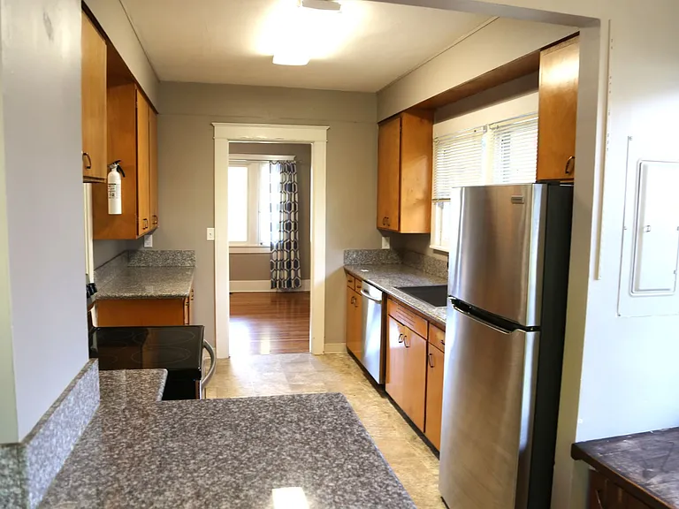 955 NW Van Buren Ave — Photo 12