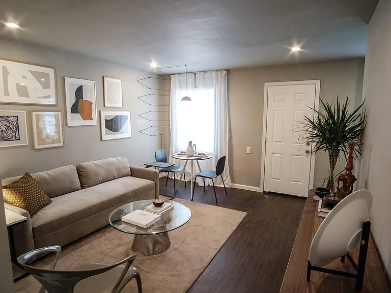 1953 Dryden Rd #4 — Photo 3