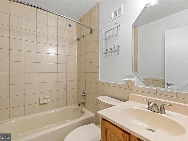 1026 N Pelham St — Photo 15