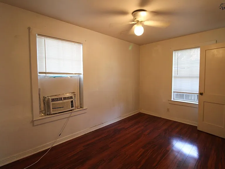 1640 Hawes Ave — Photo 12