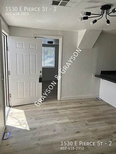 1530 E Pierce St Photo 1