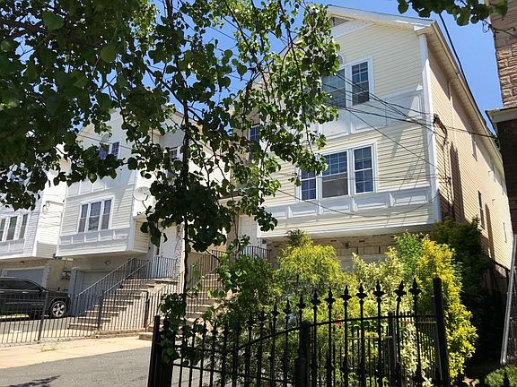 3rd image of 190 Hillside Ave