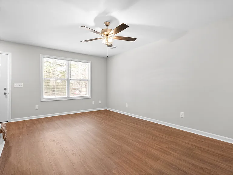905 Center Rd #A — Photo 8