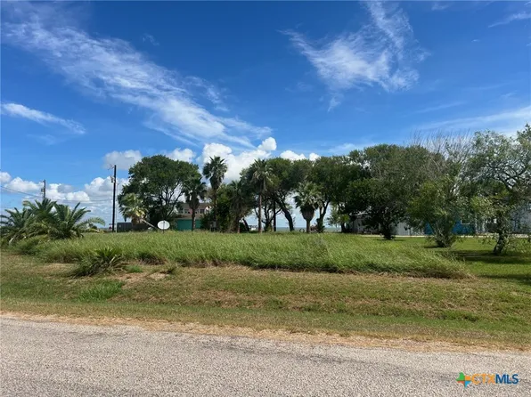 29 Cedar Aly, Port Lavaca, TX 77979