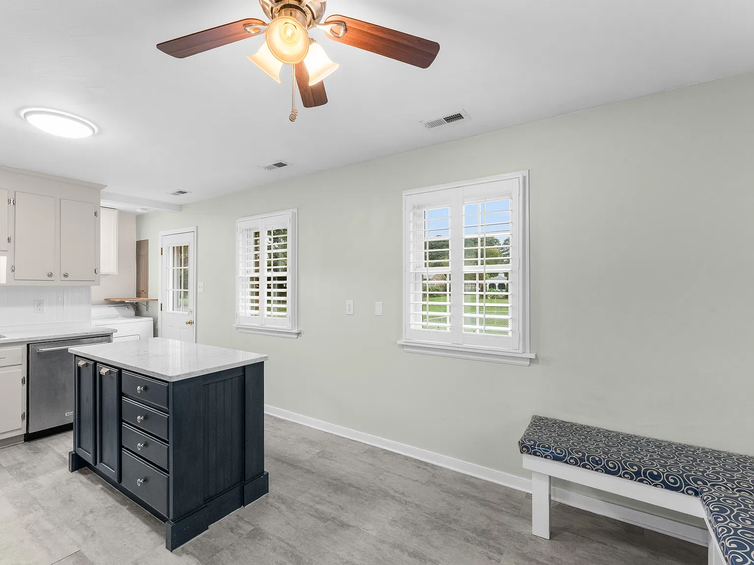 3 bed, 1.5 bath, 1100 sqft, $2,100 — Photo 3