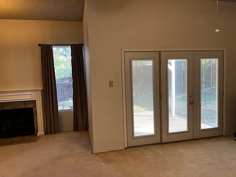 Alpha Collier Dr — Photo 5