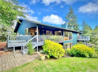 7563 NE Meadowmeer Ln, Bainbridge Island, WA 98110