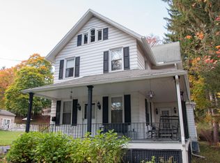 12 Baker Ln, Dallas, PA 18612