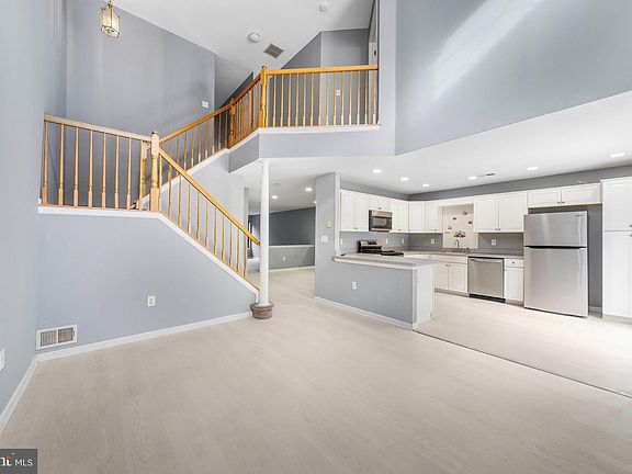 3rd image of 97 Tattersall Dr