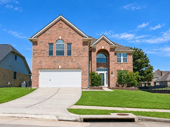 122 Marina Oaks Dr, Kemah, TX 77565