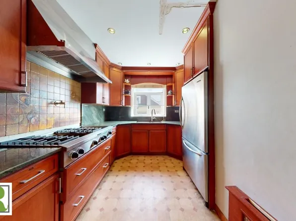 4010 Quentin Road image 5 of 13