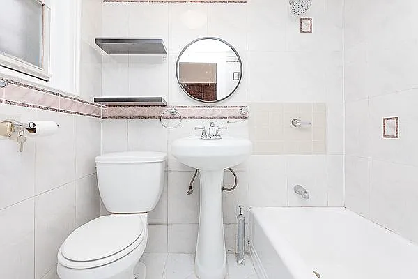 Rented by The InHouse Group | media 18