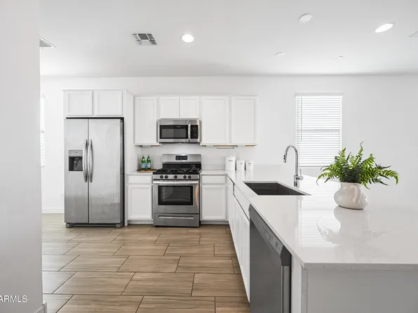 12472 W KALER Drive, Glendale, AZ 85307