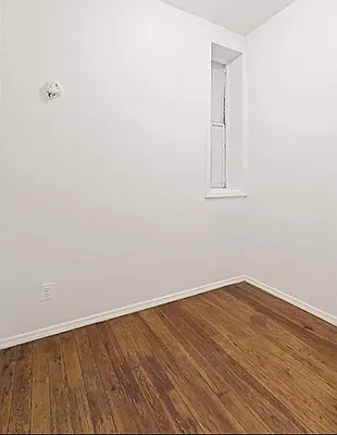 Rented by Coldwell Banker Warburg | media 8