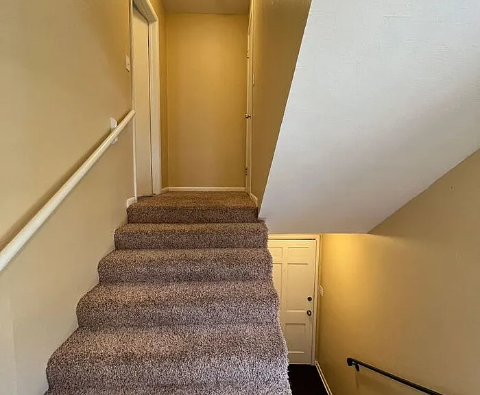 3617 1/2 N Drexel Blvd — Photo 2