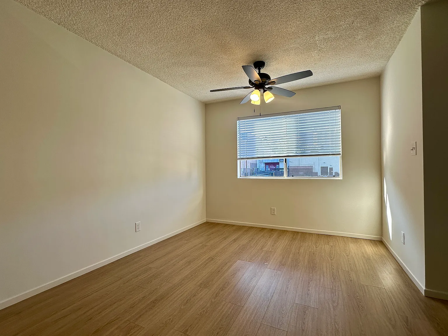 1 bed, 1000 sqft, $2,395 — Photo 2