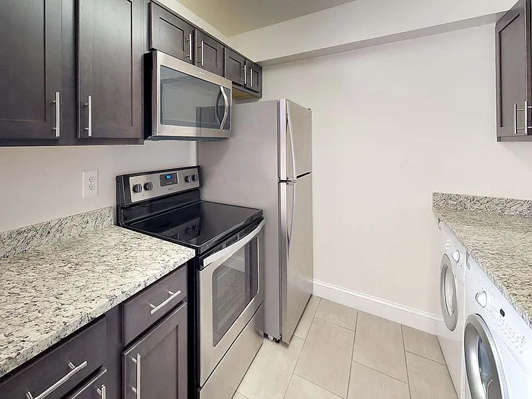 Stuart Woods Apartments — Photo 29