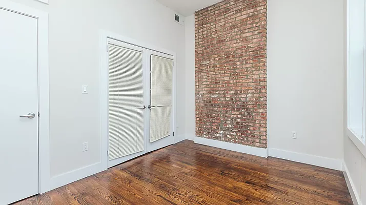 Rented by Compass | media 7