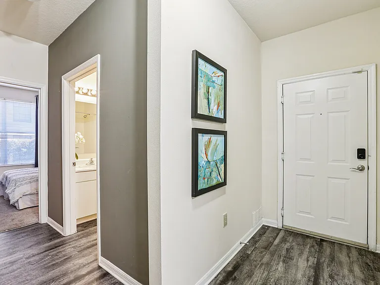 The Arbor Walk Apartments — Photo 4