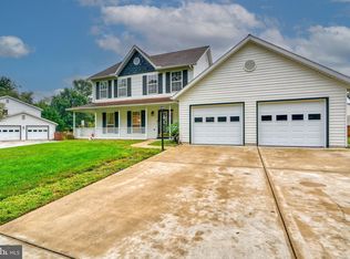 3155 Raintree Rd, York, PA 17404