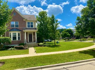 2556 Waterbury Ln, Buffalo Grove, IL 60089
