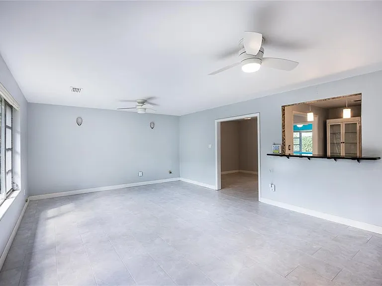 1421 NW 30th St — Photo 26