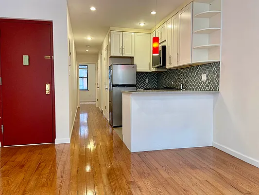 Rented by J Misrahi Realty Corp | media 2