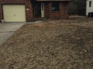 100 Astoria Rd, Springfield, IL 62704