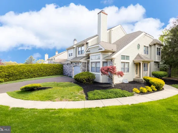 6 Bellwood Dr, Langhorne, PA 19053