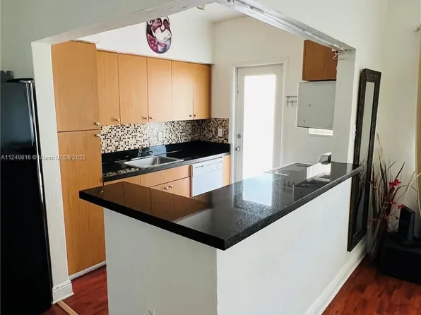 450 77th St APT 8, Miami Beach, FL 33141