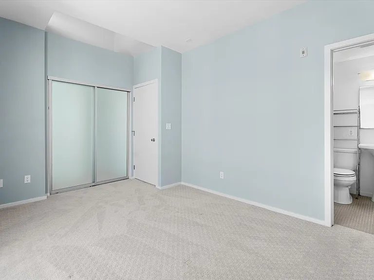 4151 Redwood Ave #305 — Photo 17