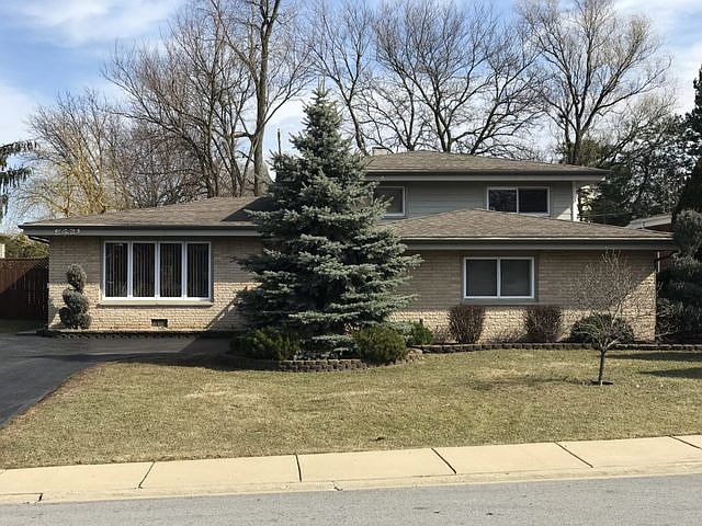 1st image of 8421 Forest Dr