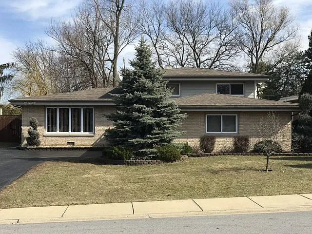 8421 Forest Dr photo 1