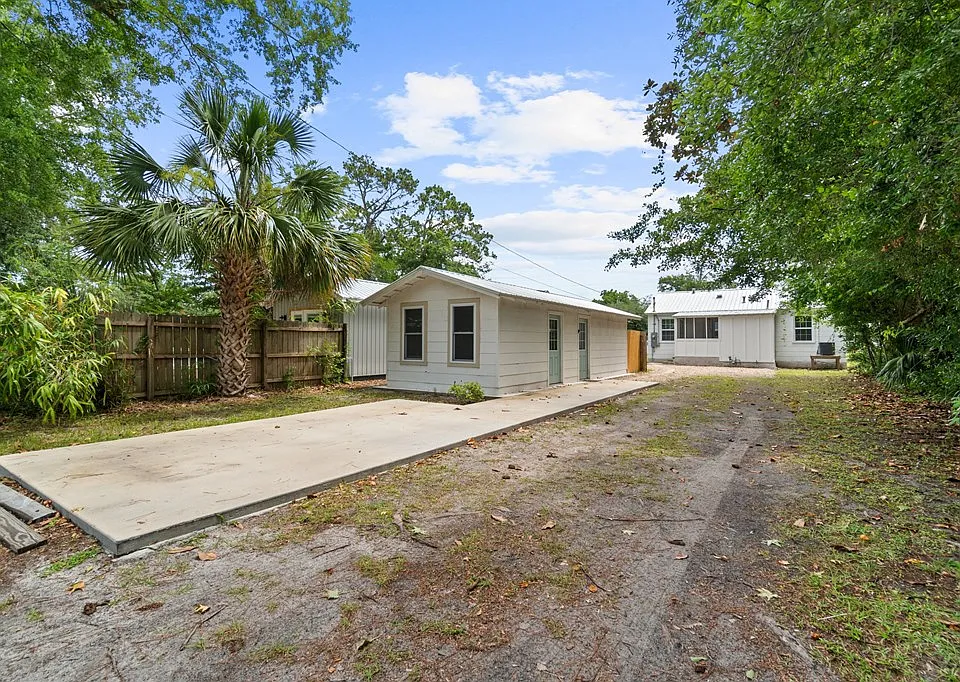 1308 Long Ave #B