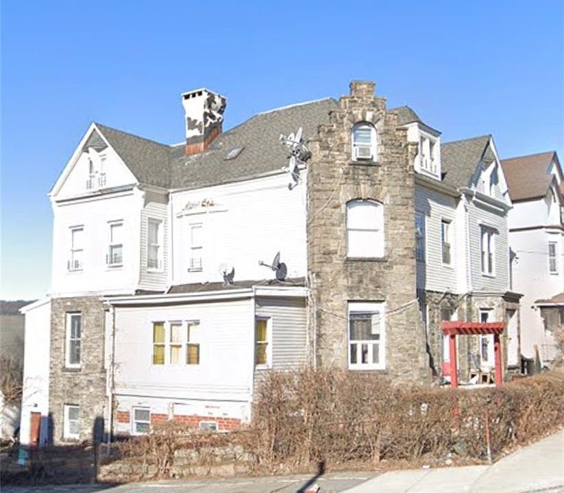 1st image of 257 Warburton Ave