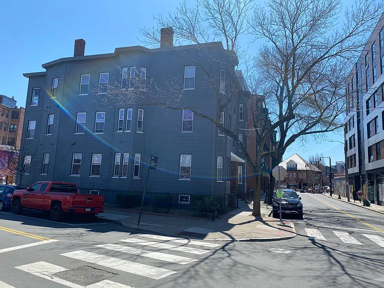 20 Columbia St — Photo 1