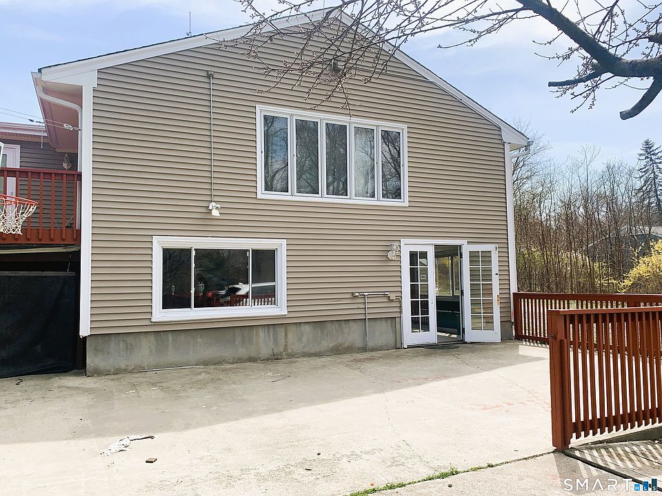 1st image of 15 Coral Dr