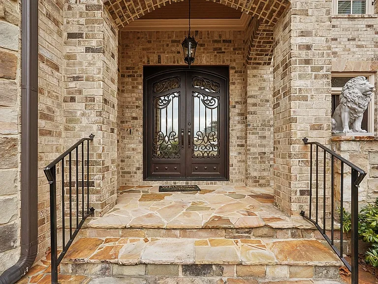 343 Summer Garden Dr — Photo 4
