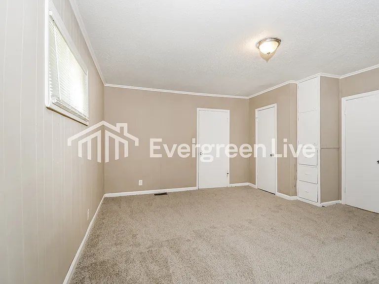 1064 Bonnie St — Photo 9