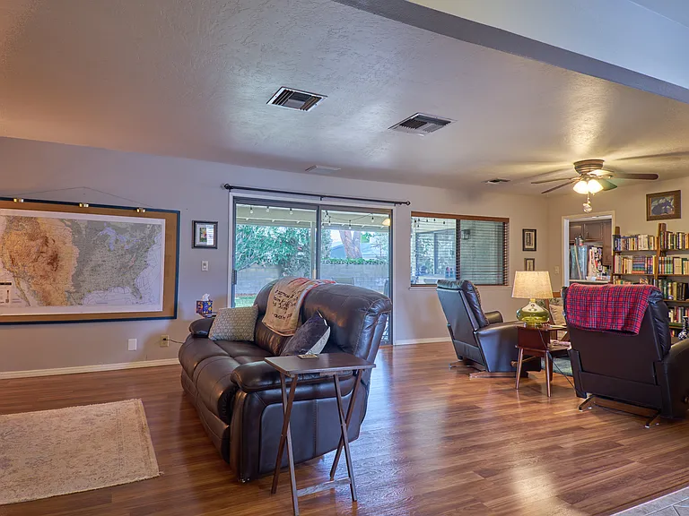 1012 Scott St — Photo 14