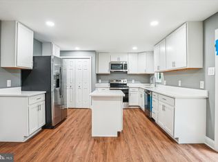 5311 Cove View Dr, Saint Leonard, MD 20685