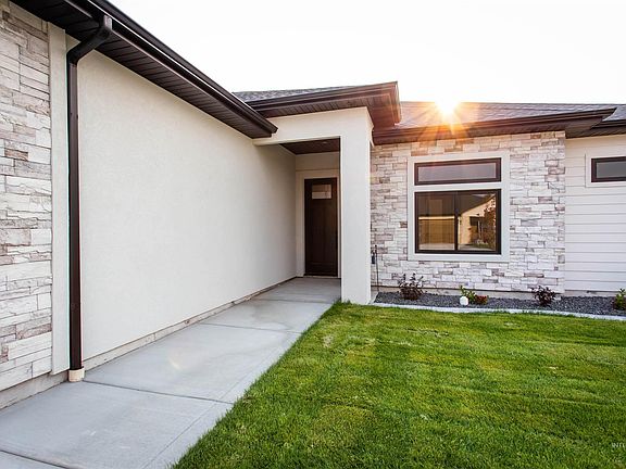 3rd image of 1558 Lagoon Ln
