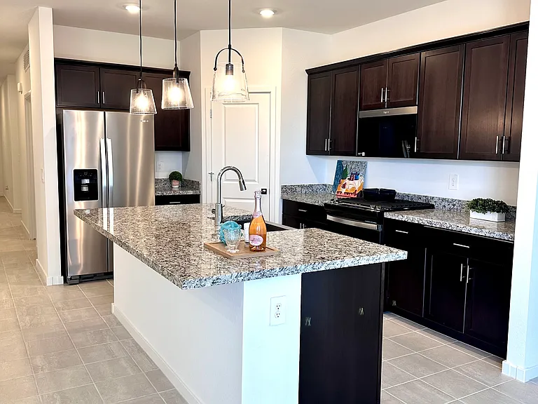 16073 W Desert Spoon Dr — Photo 2