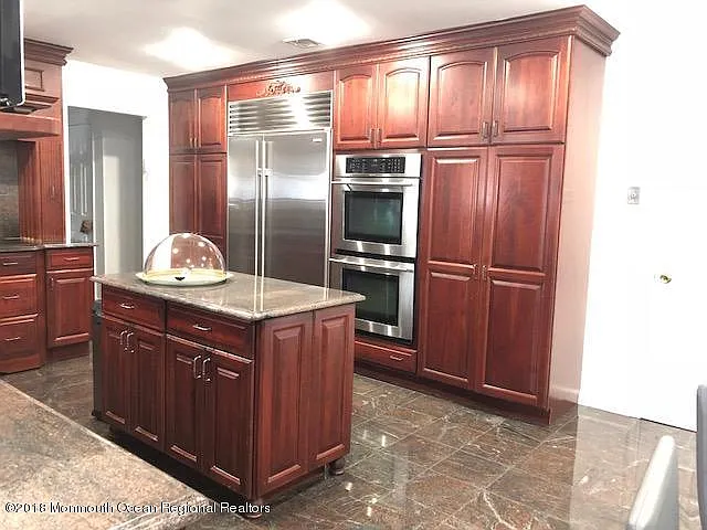 6 bed, 2953 sqft, $3,750 — Photo 4