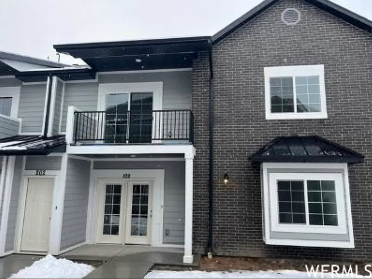 1532 N 160 W #202 — Photo 1