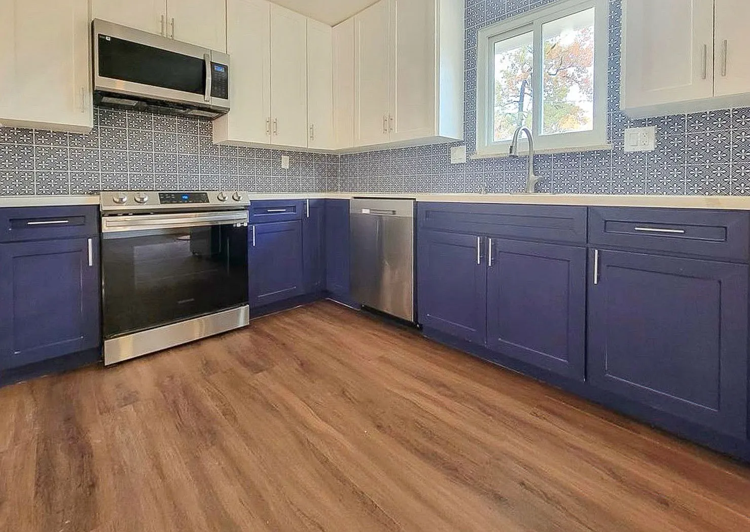 5 bed, 2060 sqft, $4,000 — Photo 3