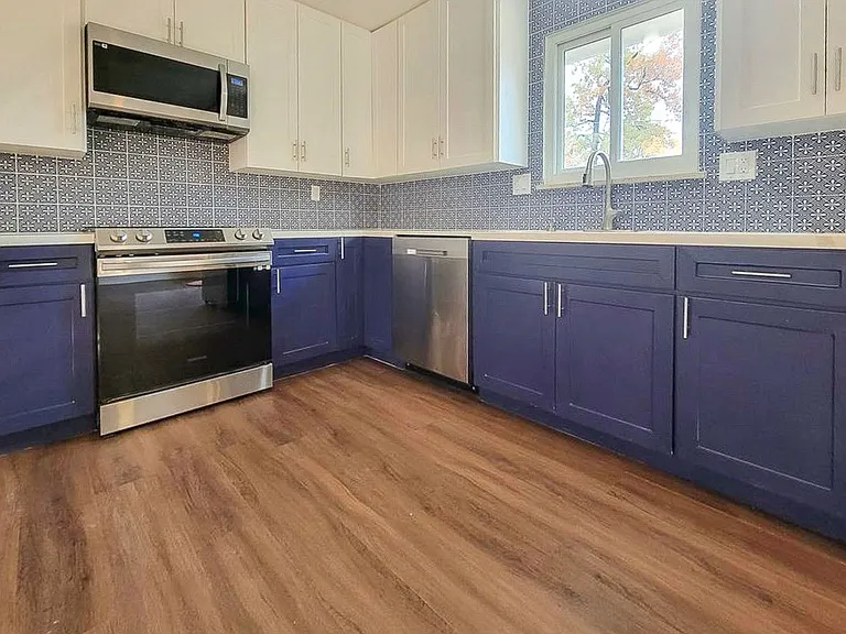 1421 Kendall Dr — Photo 4